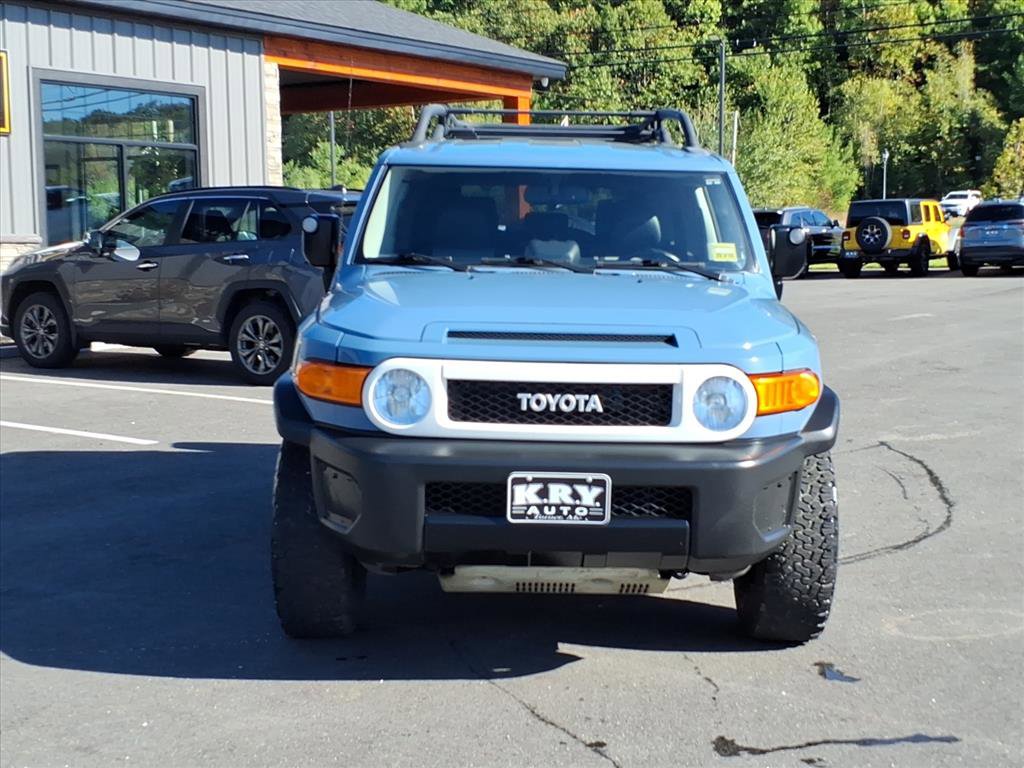 Used 2014 Toyota FJ Cruiser 4WD image 2