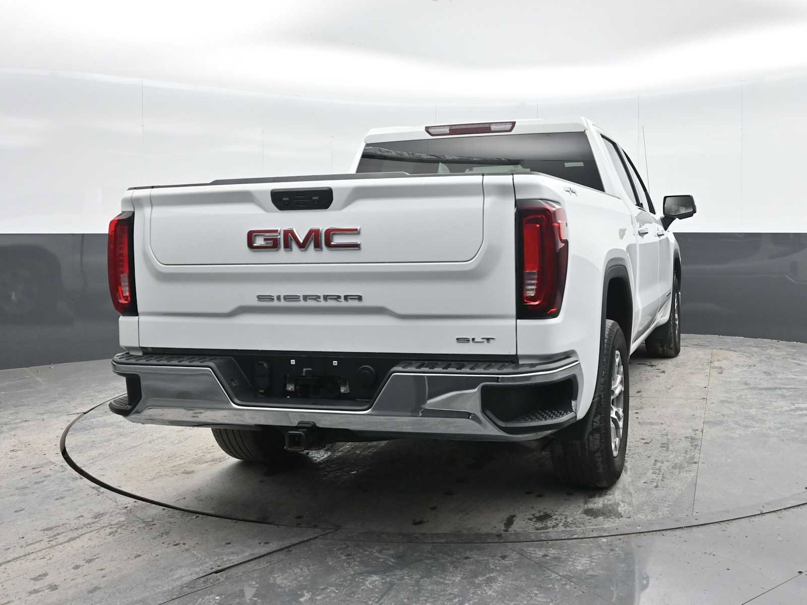 Used 2024 GMC Sierra 1500 SLT image 8