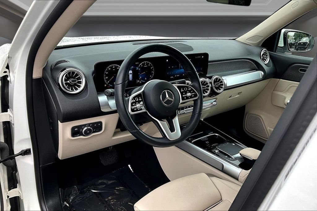 Used 2022 Mercedes-Benz GLB 250 4MATIC image 17