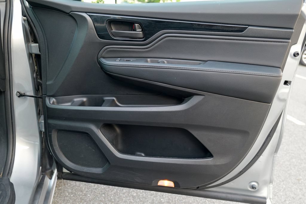 Used 2025 Honda Odyssey Elite image 32