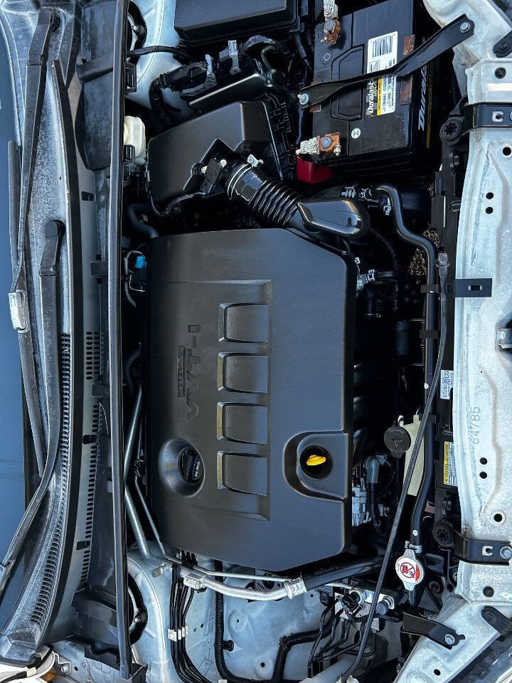 Used 2018 Toyota Corolla LE w/ Carpet Mat Package (TMS) image 20