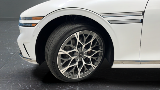 Used 2025 Genesis G90 3.5T AWD/4WD image 41