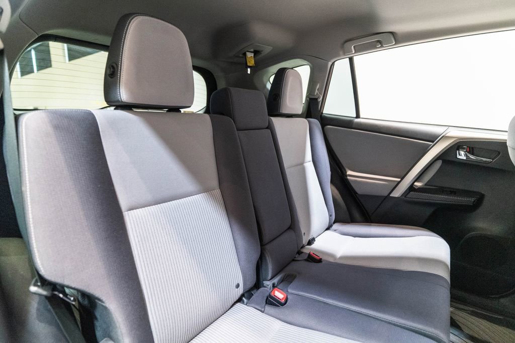 Used 2014 Toyota RAV4 XLE FWD image 31