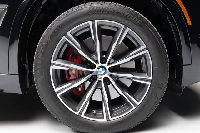 Used 2021 BMW X5 M50i AWD/4WD image 37