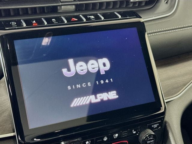 New 2025 Jeep Grand Cherokee Limited w/ Luxury Tech Group II AWD/4WD image 22