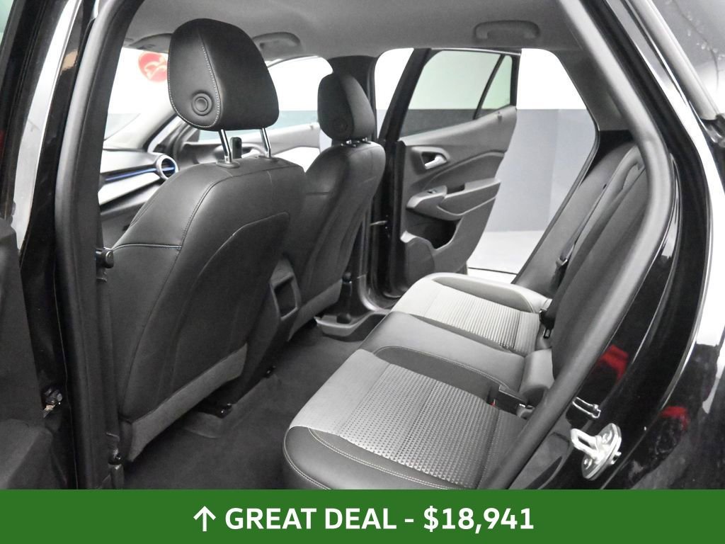 Used 2025 Chevrolet Trax LT image 27