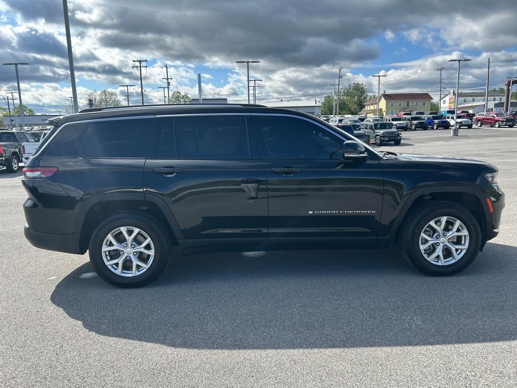 Used 2023 Jeep Grand Cherokee L Limited w/ Trailer Tow Group (B) AWD/4WD image 4