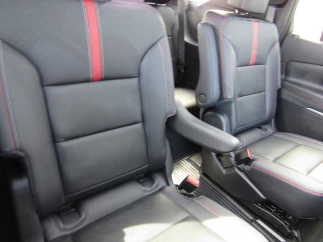 Used 2024 Chevrolet Traverse RS FWD image 4