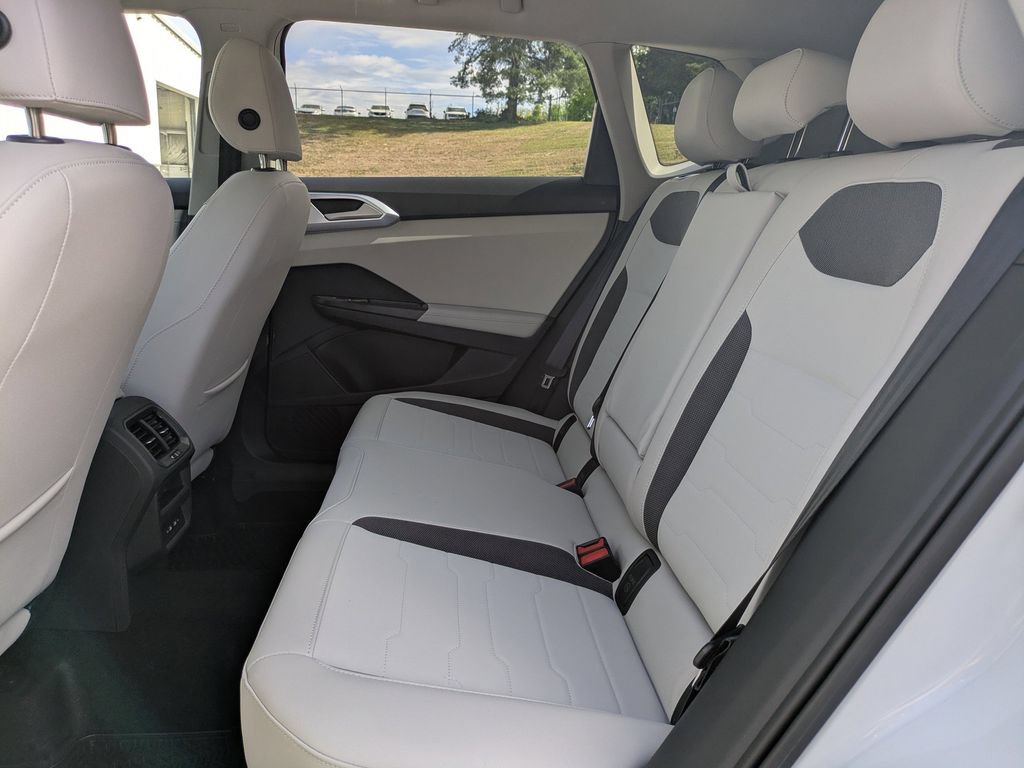 New 2026 Volkswagen Taos SE AWD/4WD image 14