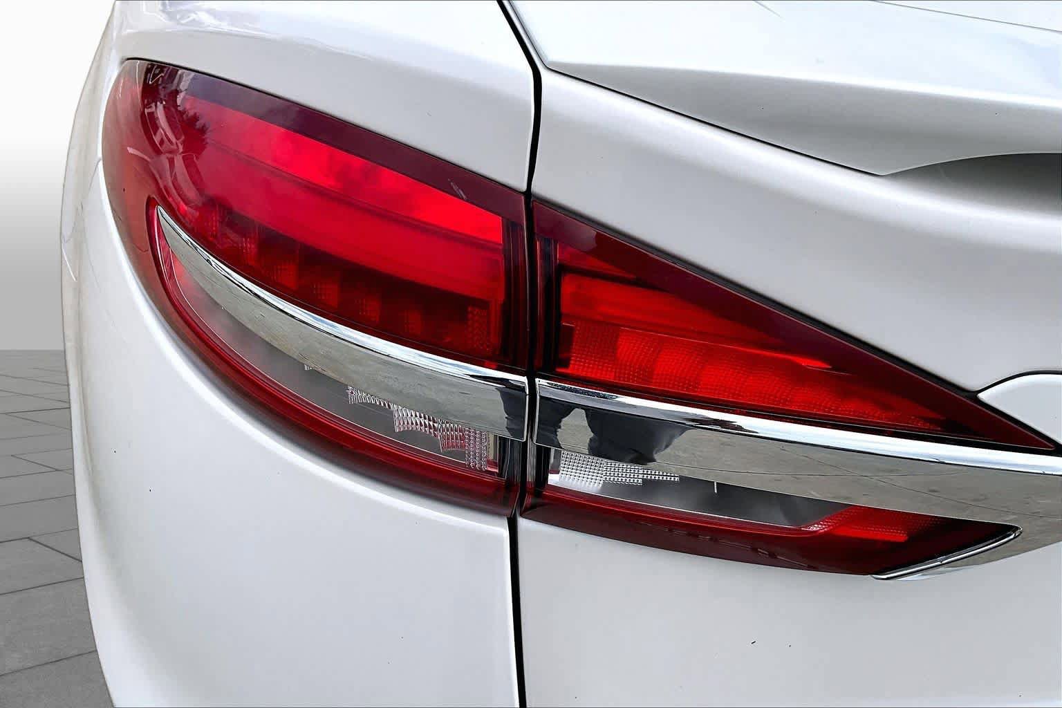 Used 2020 Ford Fusion Titanium FWD image 29