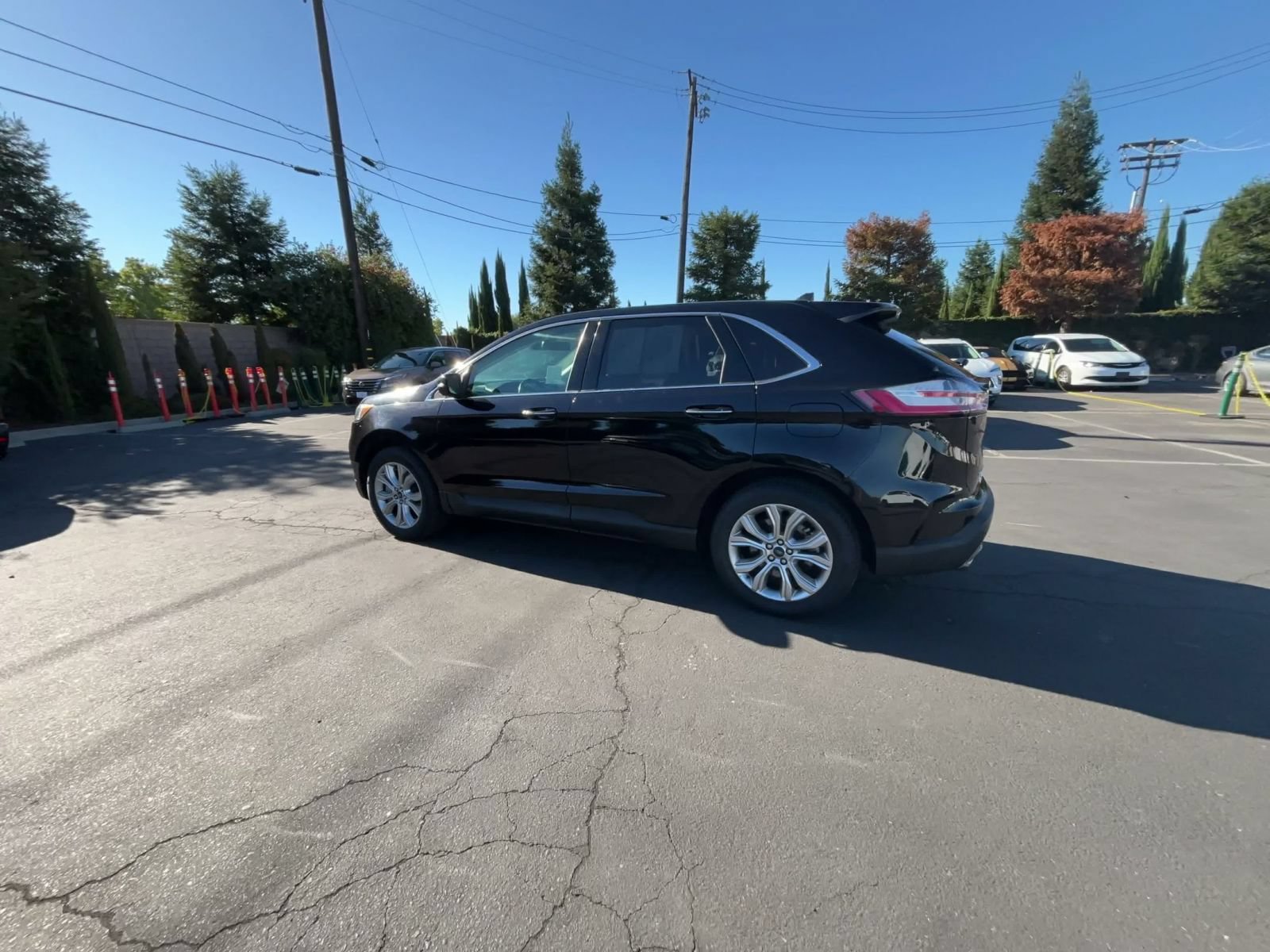 Used 2022 Ford Edge Titanium w/ Equipment Group 301A AWD/4WD image 9