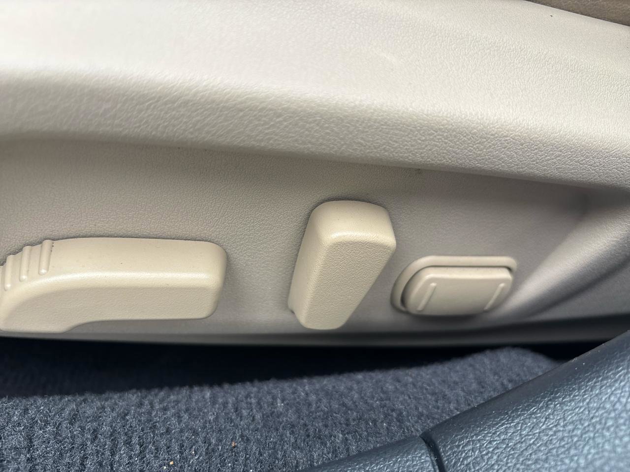 Used 2017 Subaru Outback 2.5i Limited image 18