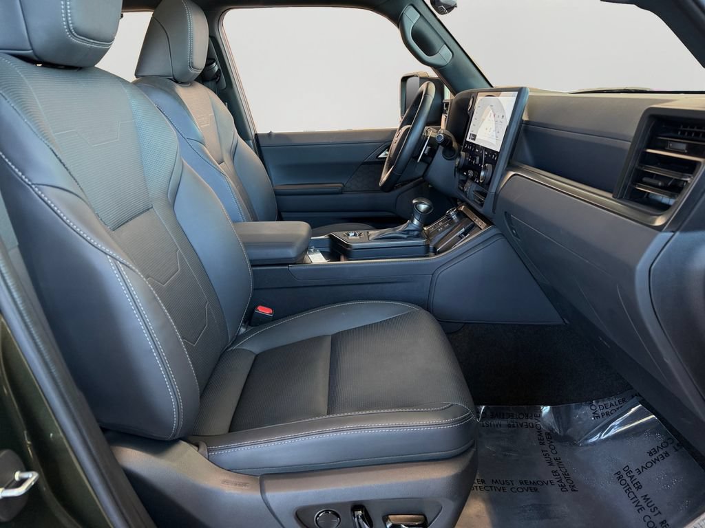 Used 2024 Lexus GX 550 w/ Accessory Package (2T) AWD/4WD image 9