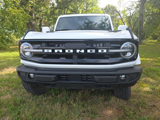 Used 2023 Ford Bronco Outer Banks AWD/4WD image 2