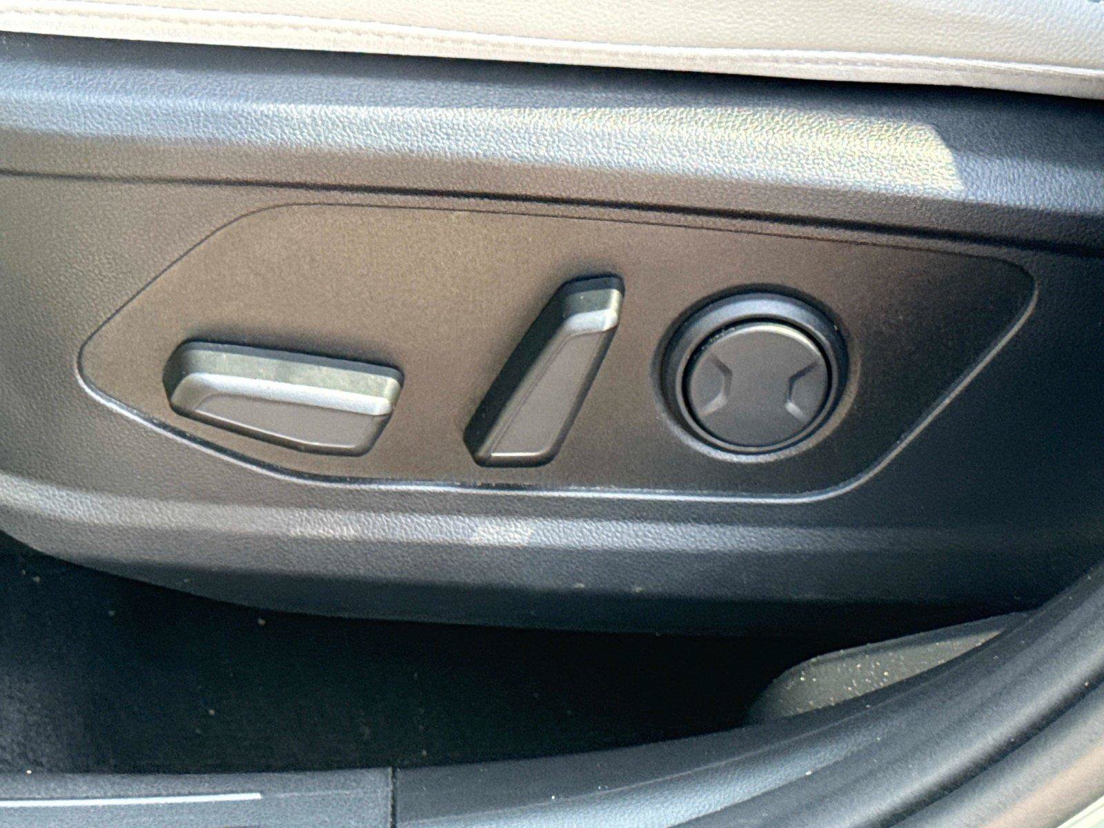 Used 2025 Hyundai Santa Cruz SEL FWD image 19