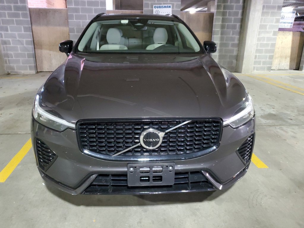 Certified 2024 Volvo XC60 B5 Plus w/ Climate Package AWD/4WD image 14