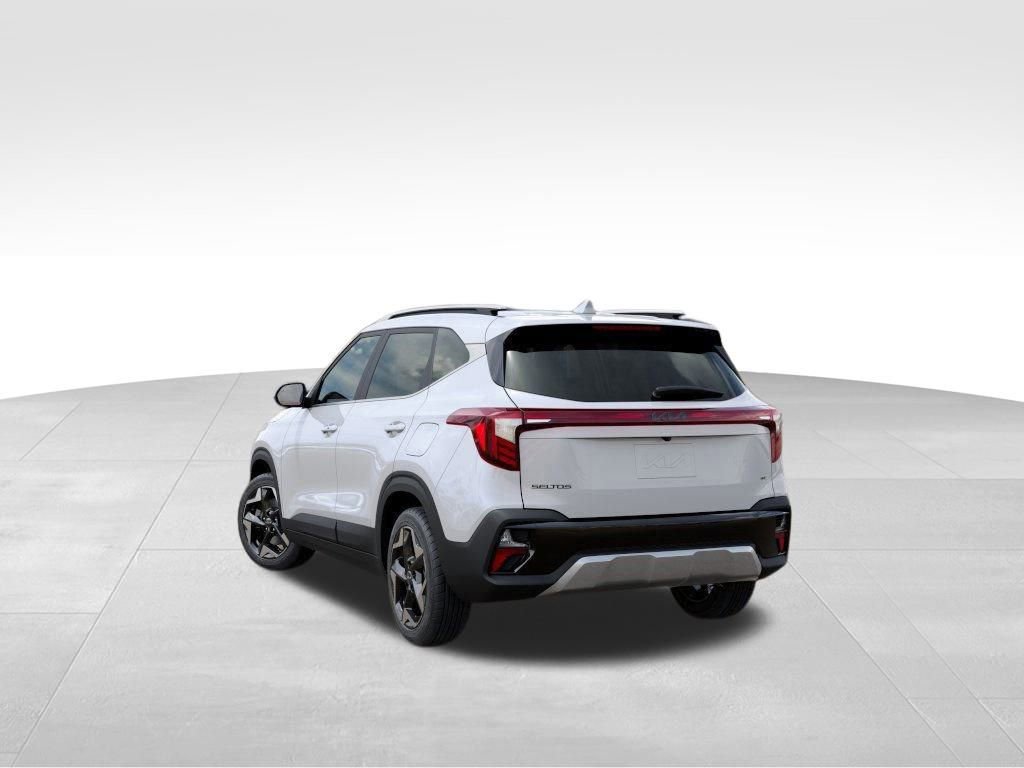 Used 2025 Kia Seltos EX image 4