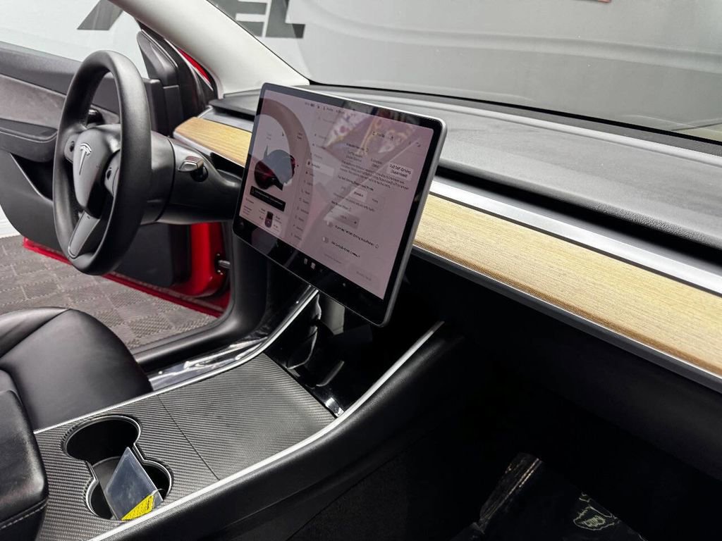 Used 2021 Tesla Model Y Long Range image 52