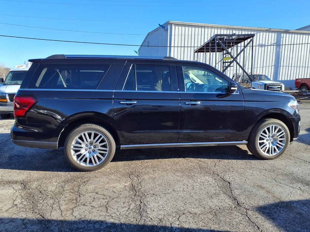 Used 2024 Ford Expedition Max Limited AWD/4WD image 2