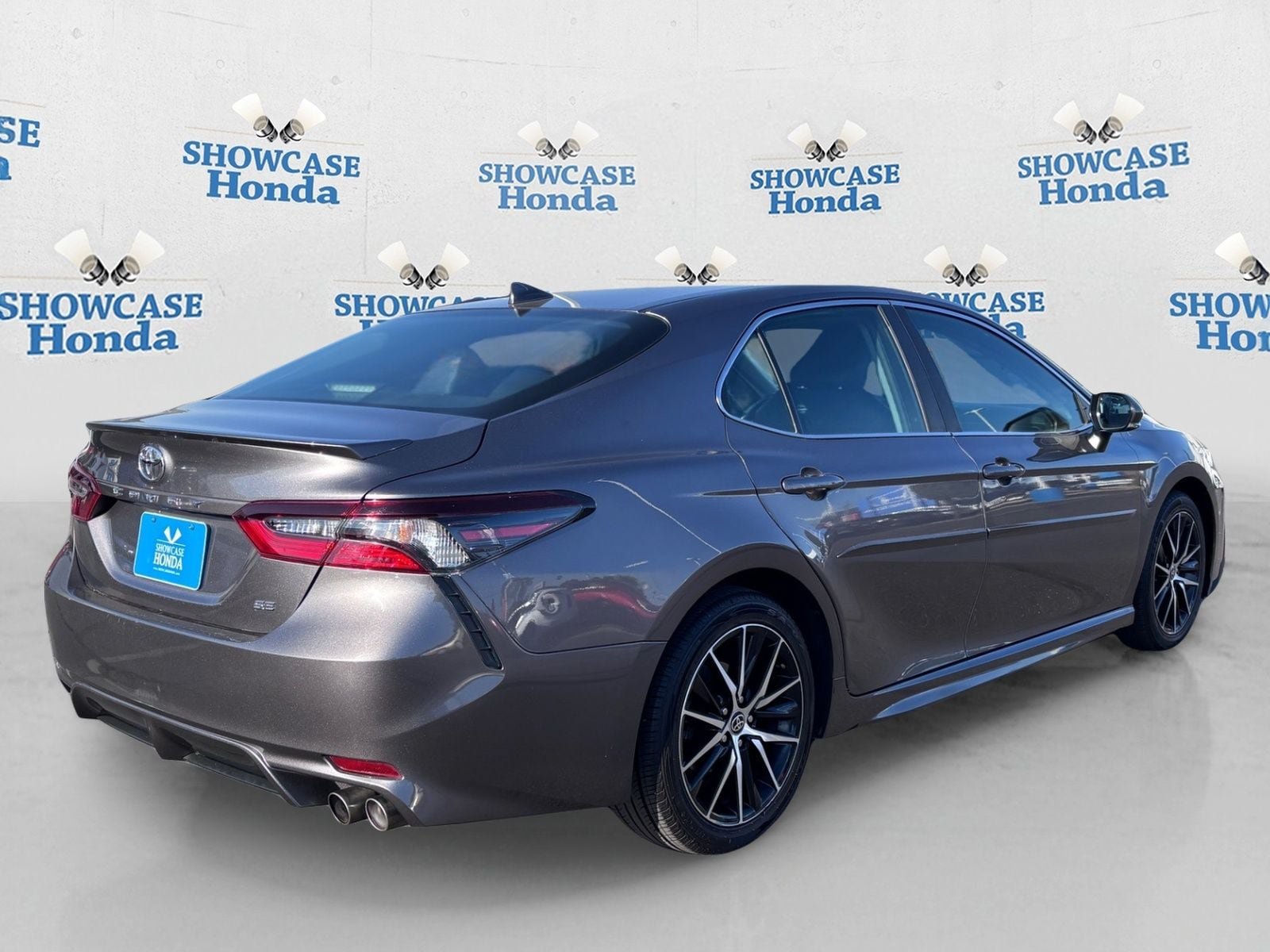 Used 2024 Toyota Camry SE FWD image 8
