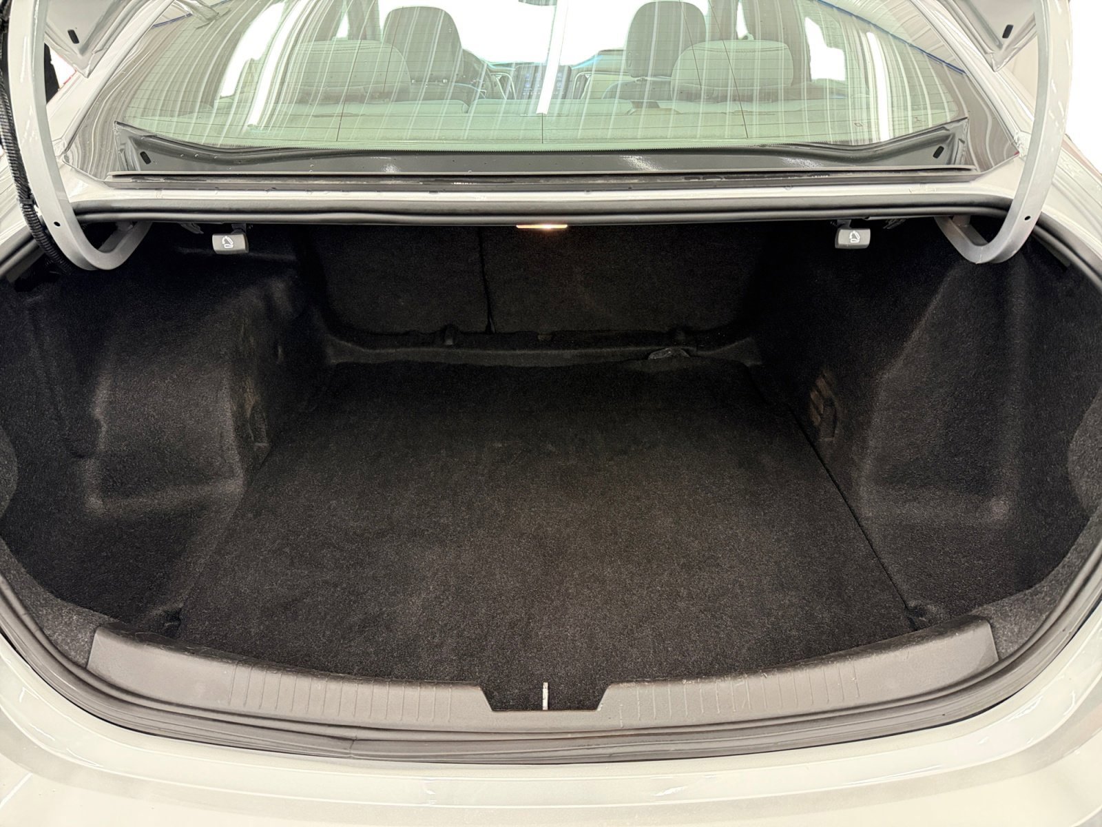 Used 2021 Chevrolet Malibu LT FWD image 24