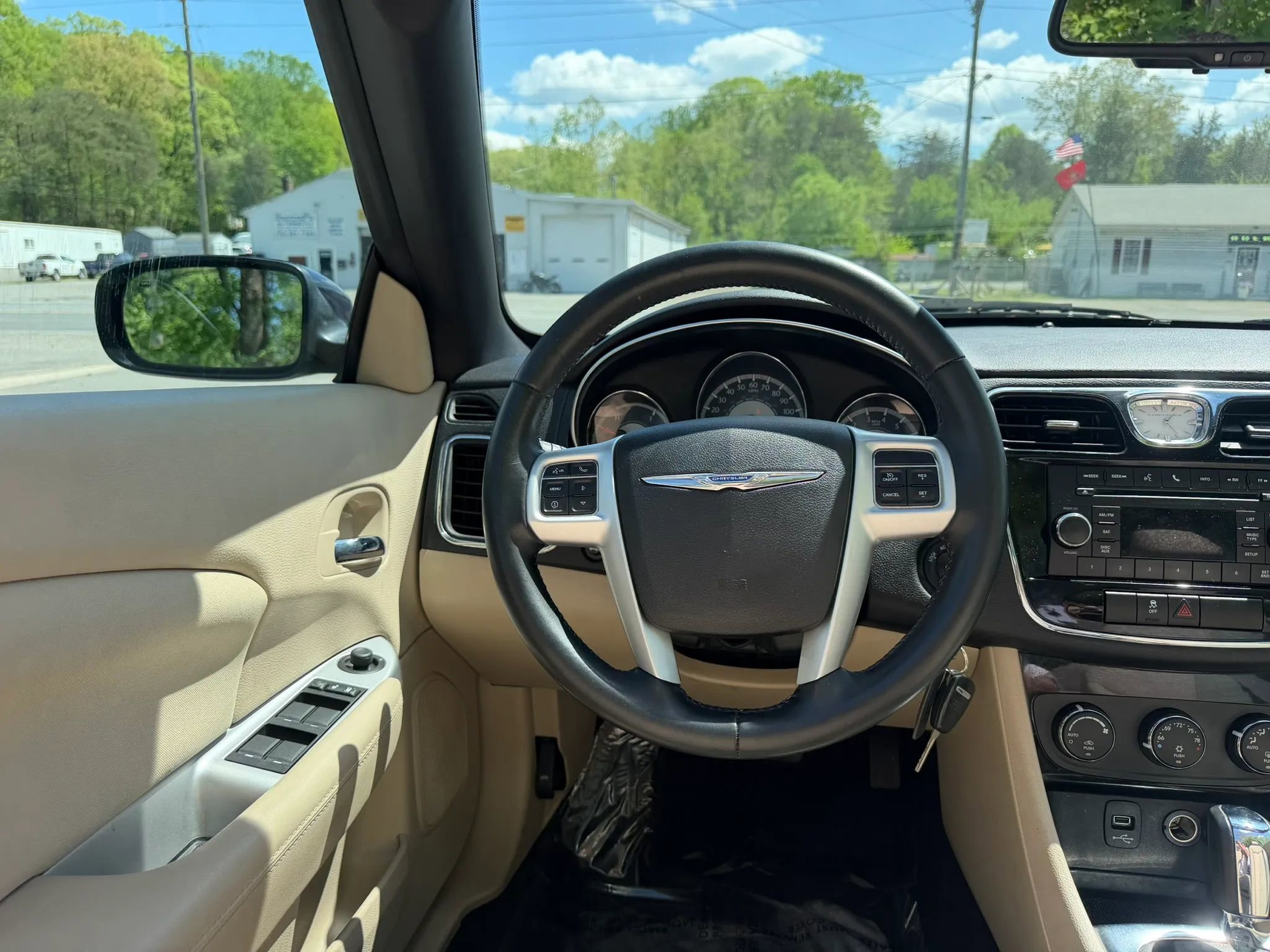 Used 2014 Chrysler 200 Touring FWD image 27