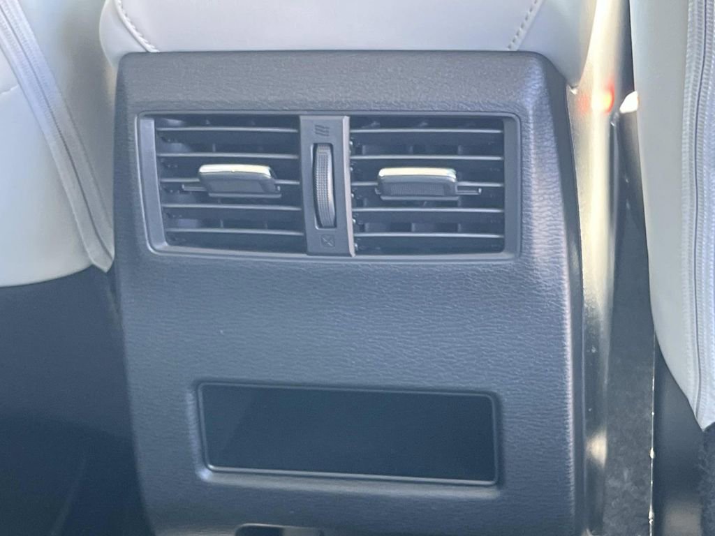 New 2026 Mitsubishi Outlander SE image 15