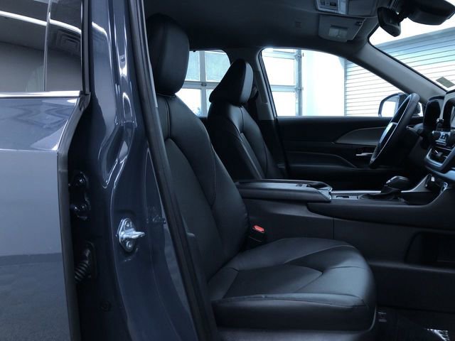 Used 2025 Toyota Grand Highlander XLE image 24