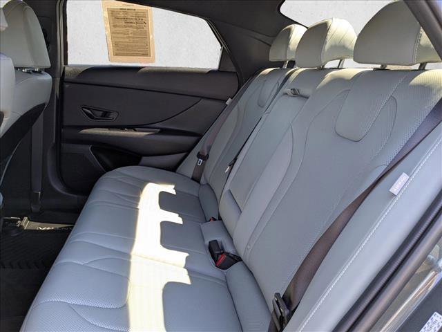 Used 2024 Hyundai Elantra Limited image 21