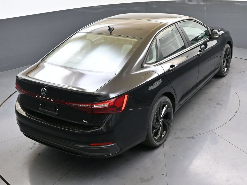 Certified 2026 Volkswagen Jetta SE w/ Black Wheel Package FWD image 39