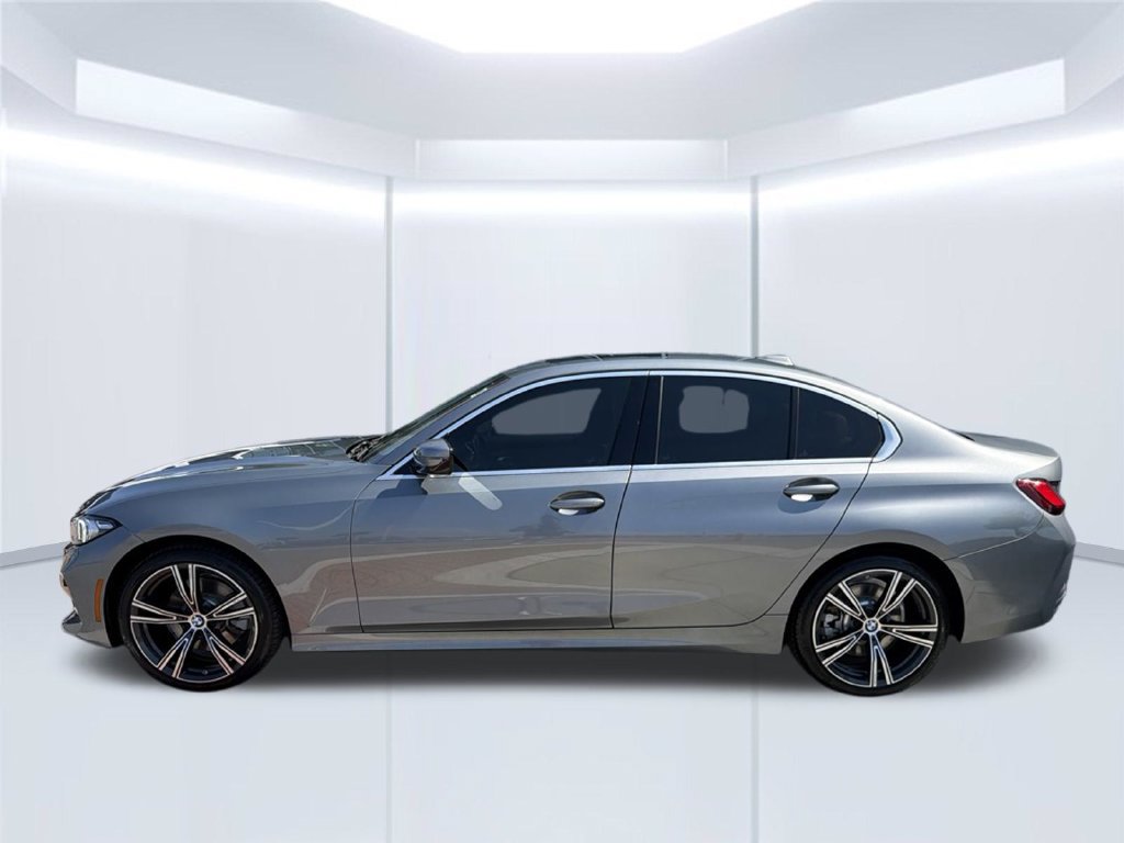 Used 2024 BMW 330i Sedan w/ Convenience Package RWD image 3