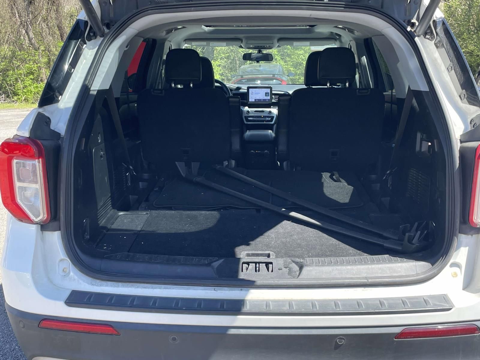 Certified 2022 Ford Explorer XLT w/ Equipment Group 202A image 6