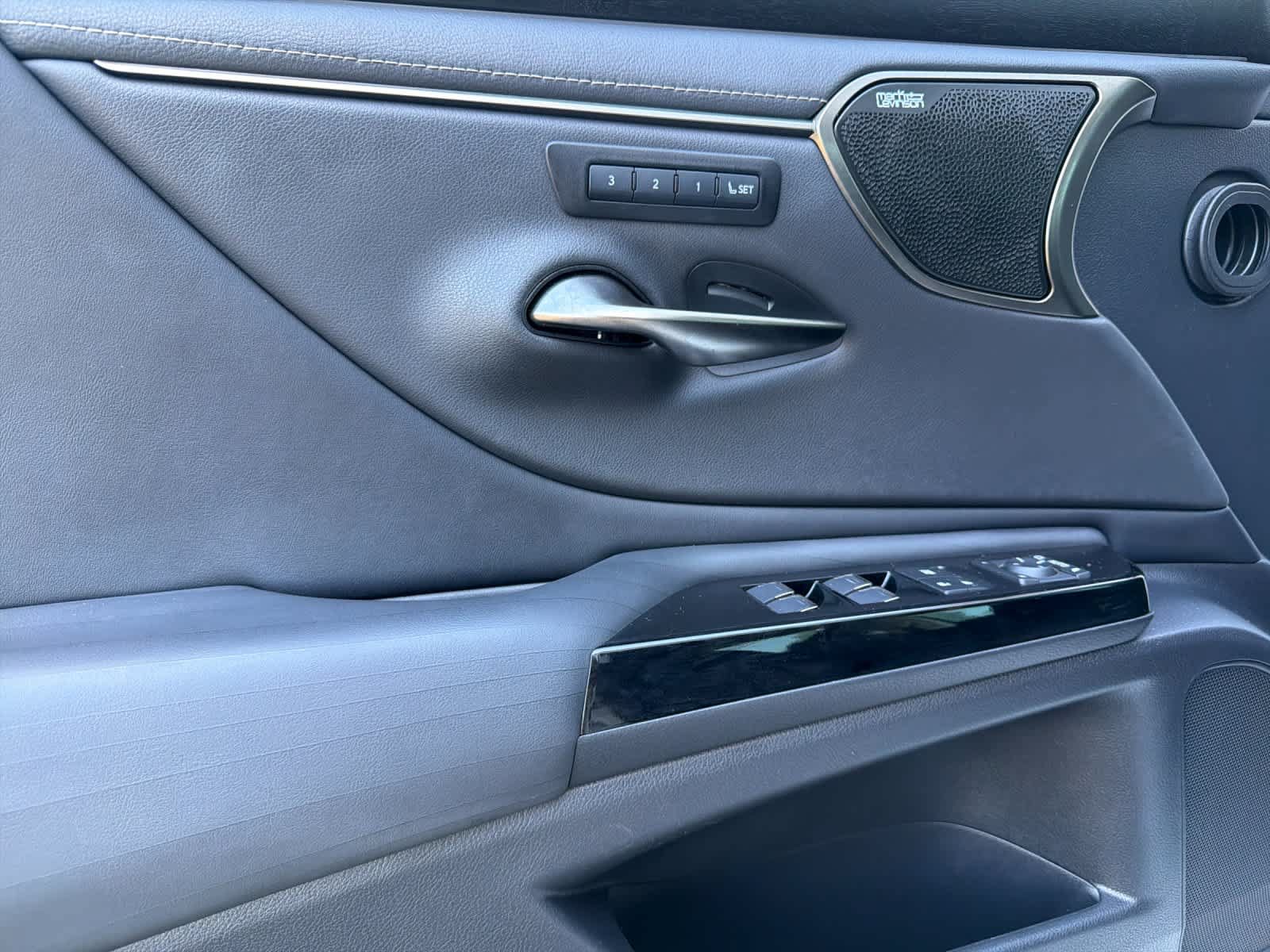 Used 2022 Lexus ES 350 w/ Accessory Package 2 FWD image 12