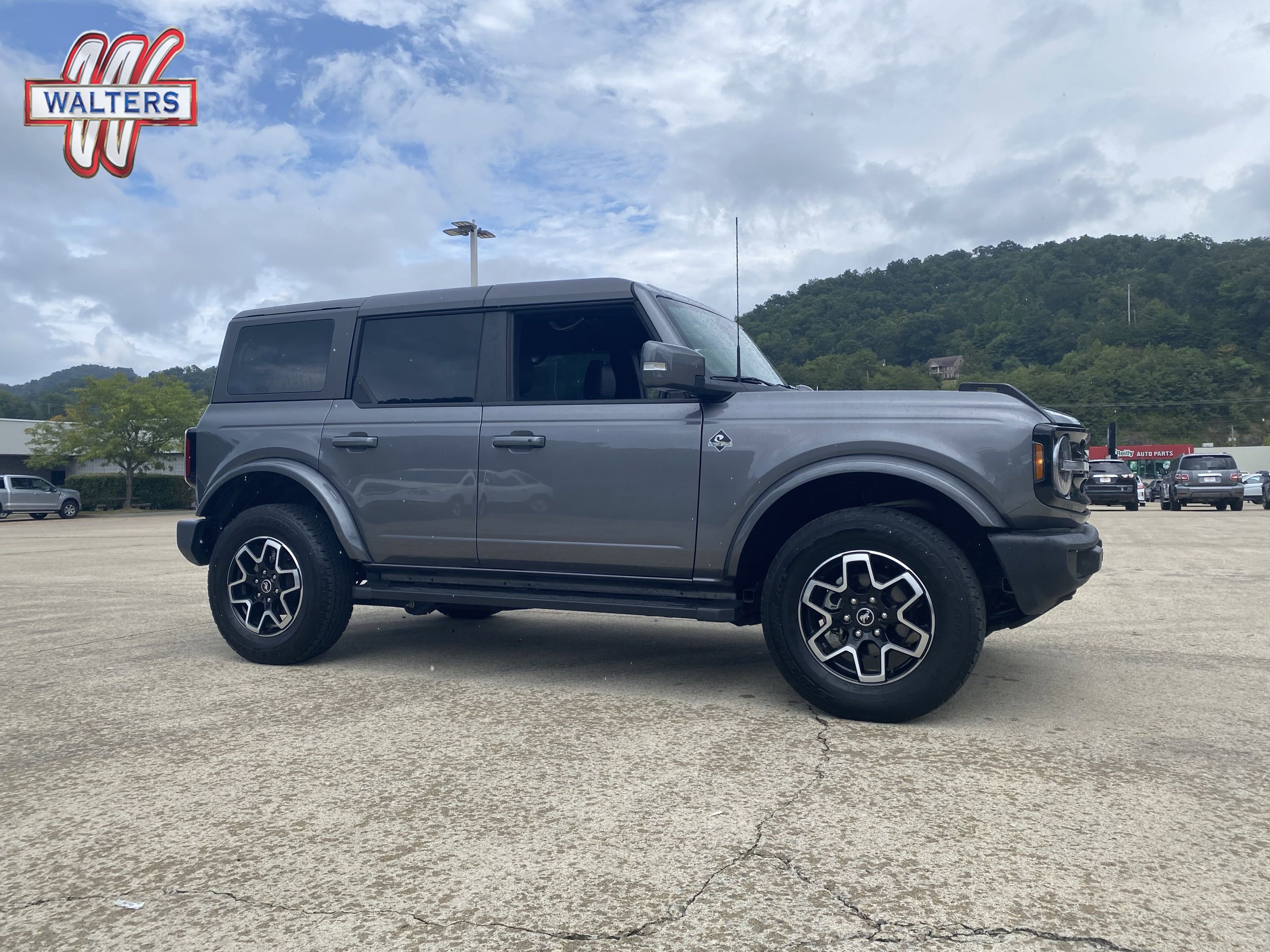 Used 2023 Ford Bronco Outer Banks image 1