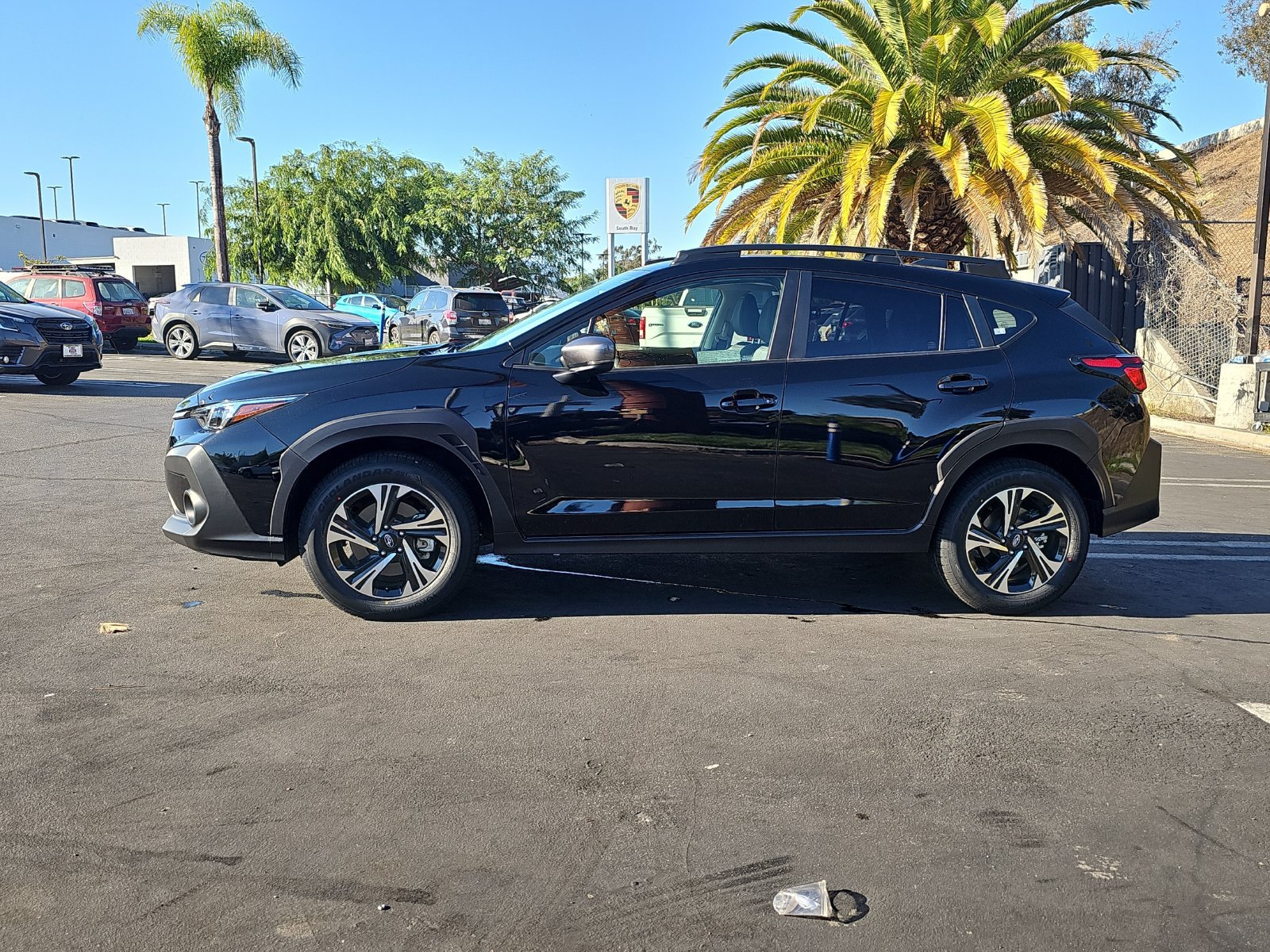 Used 2024 Subaru Crosstrek 2.0i Premium w/ Crosstrek Mirror Package AWD/4WD image 4