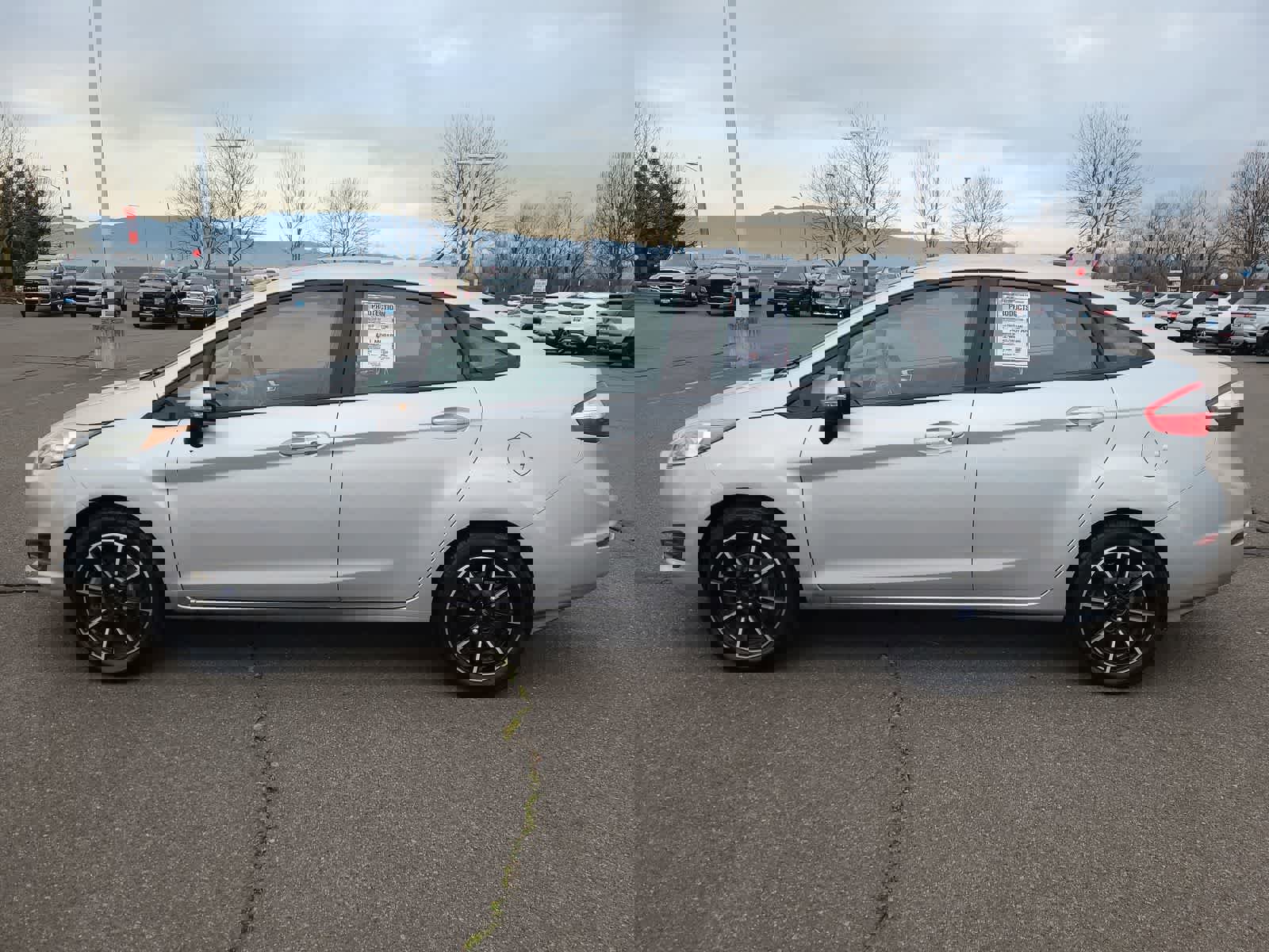 Used 2016 Ford Fiesta SE image 11