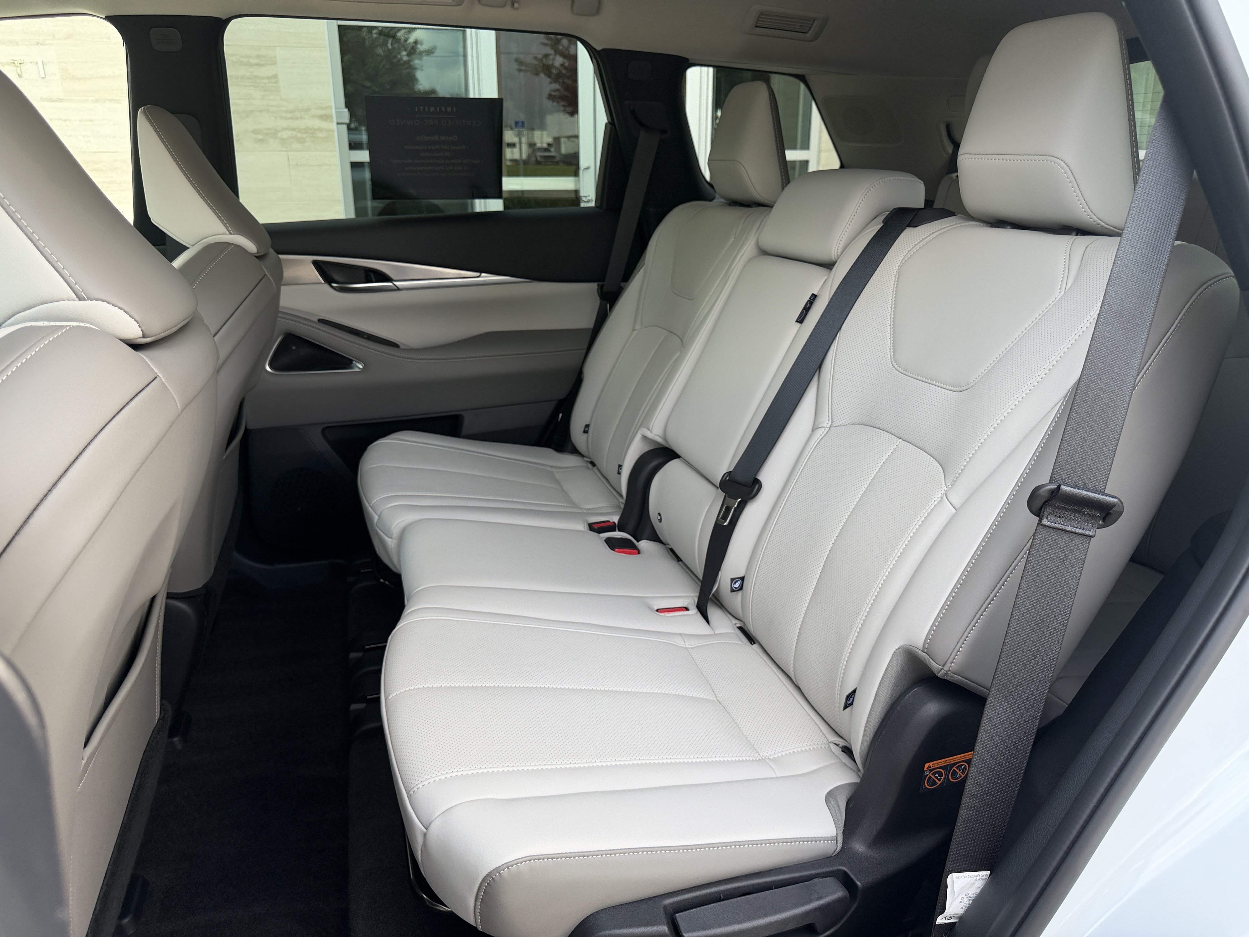 Certified 2027 INFINITI QX60 Luxe w/ Cargo Package AWD/4WD image 19