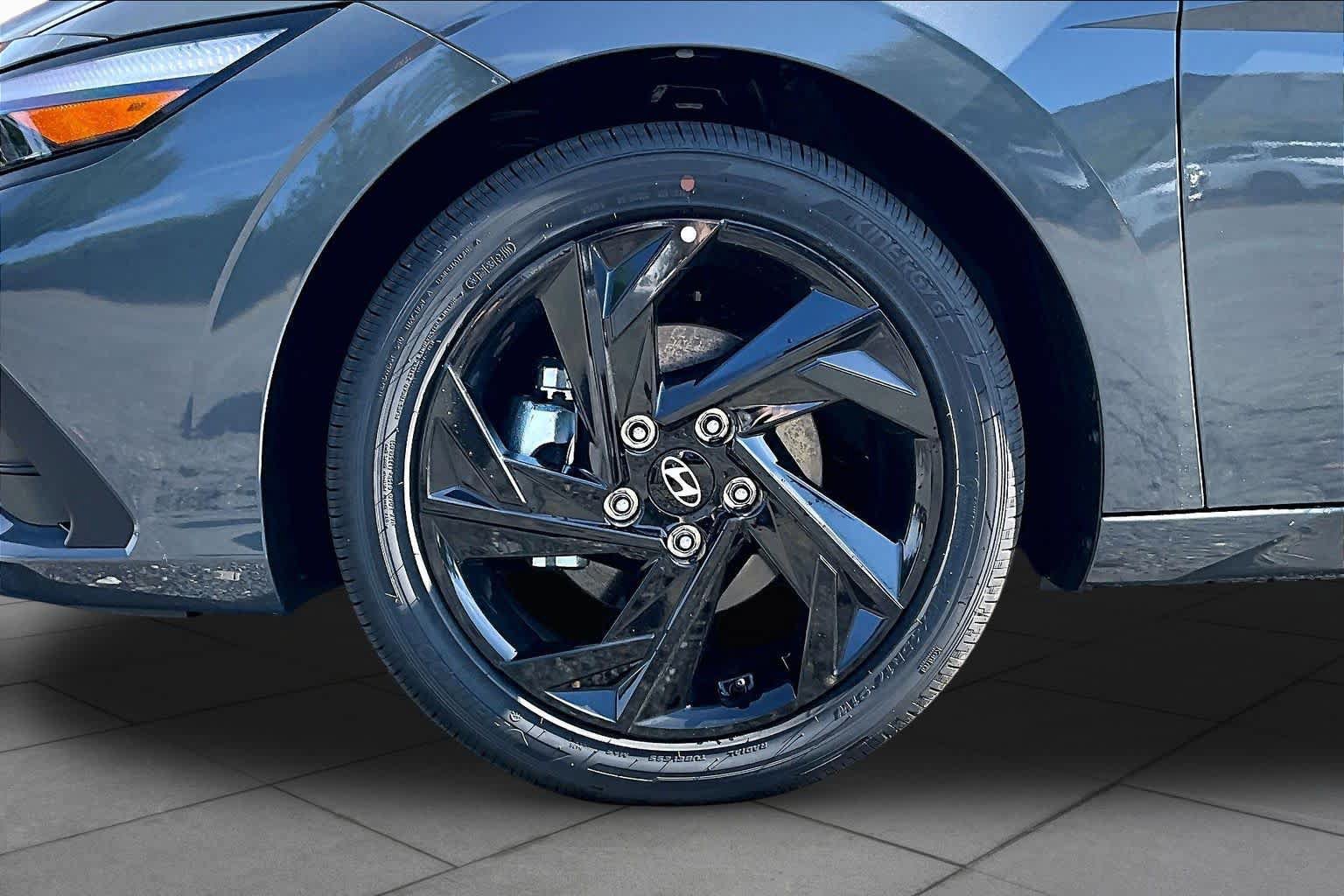 New 2026 Hyundai Elantra SEL Sport FWD image 9