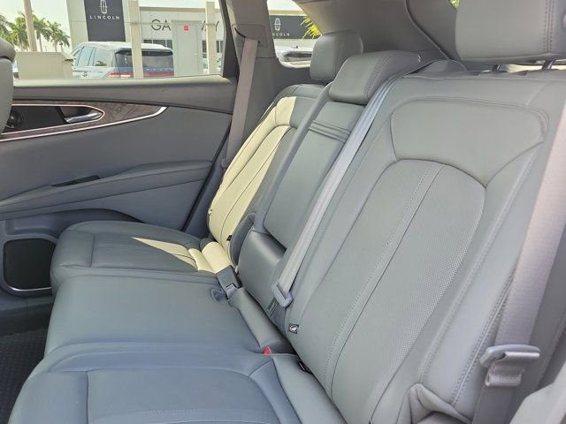 Certified 2019 Lincoln Nautilus Reserve w/ Cargo Utility Package image 17