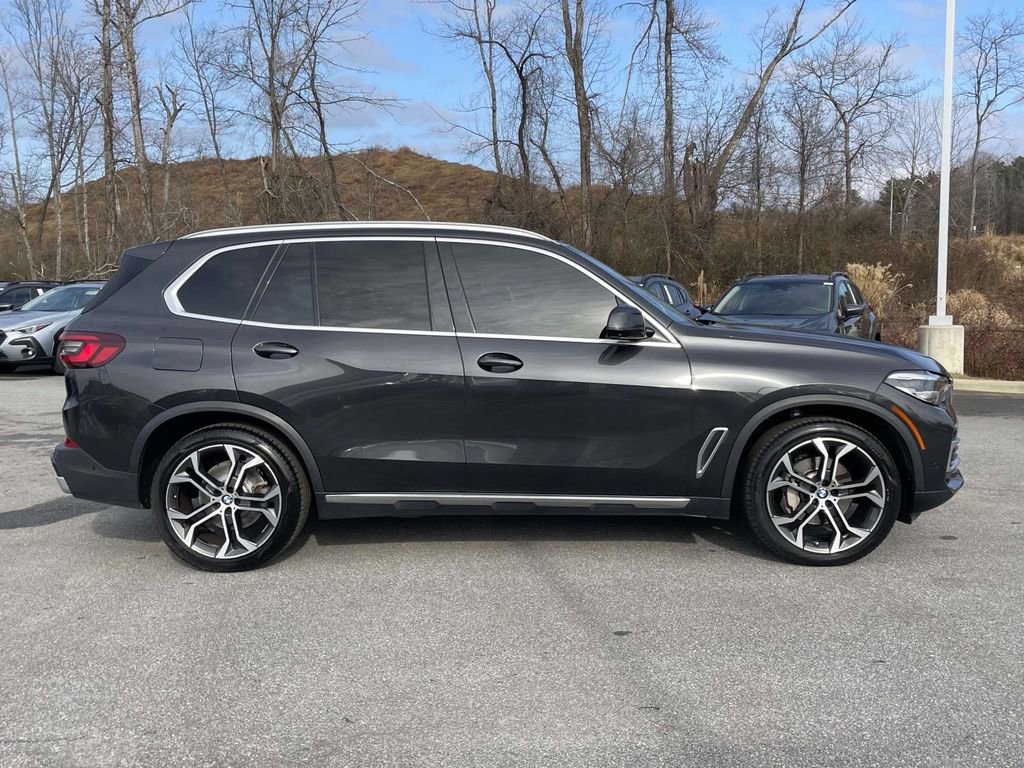 Used 2021 BMW X5 xDrive40i w/ Premium Package image 31