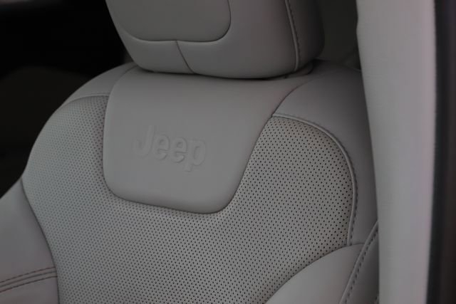 Used 2019 Jeep Cherokee Limited AWD/4WD image 15