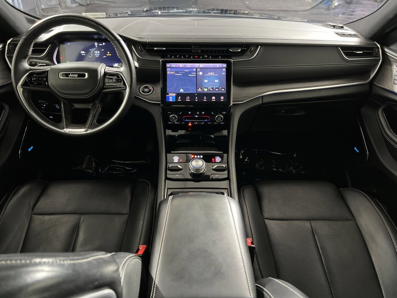 Used 2022 Jeep Grand Cherokee Overland w/ Luxury Tech Group IV image 23