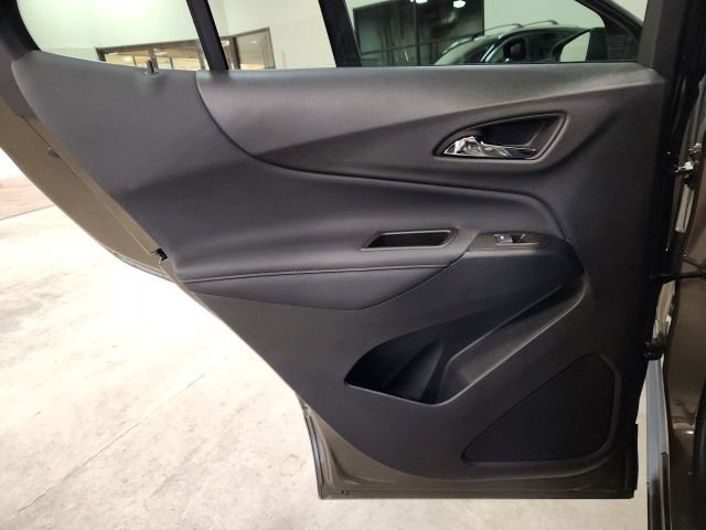 Used 2023 Chevrolet Equinox RS AWD/4WD image 25