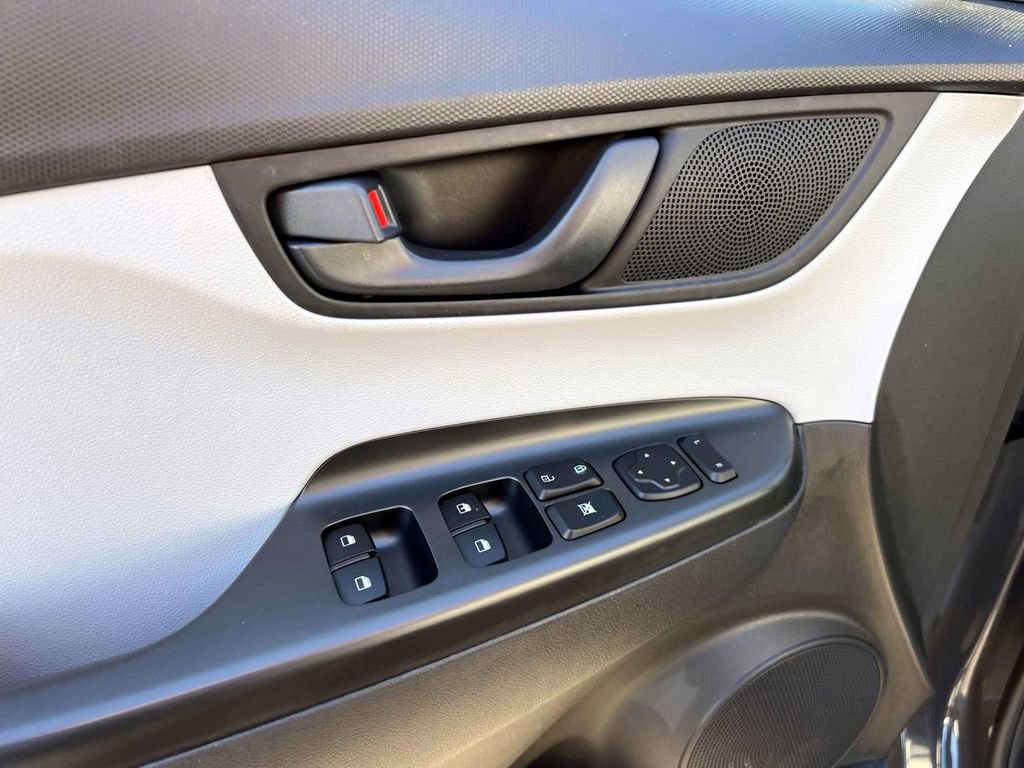 Certified 2023 Hyundai Kona SE image 18