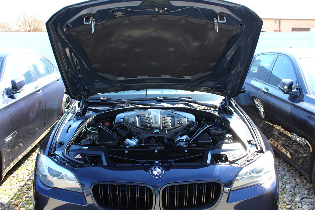 Used 2011 BMW 550i Sedan RWD image 35