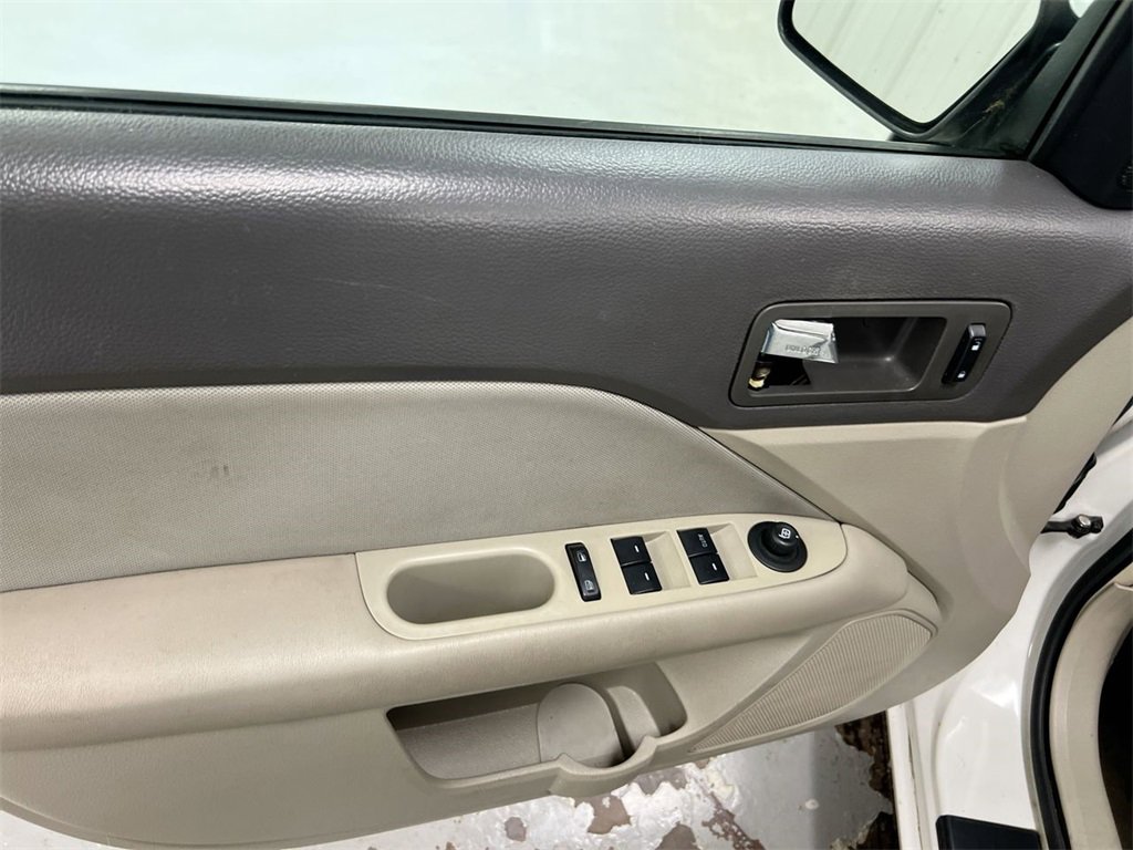 Used 2010 Ford Fusion SE image 19