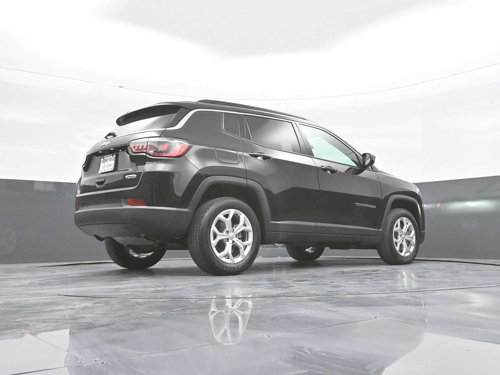 Used 2024 Jeep Compass Latitude AWD/4WD image 39