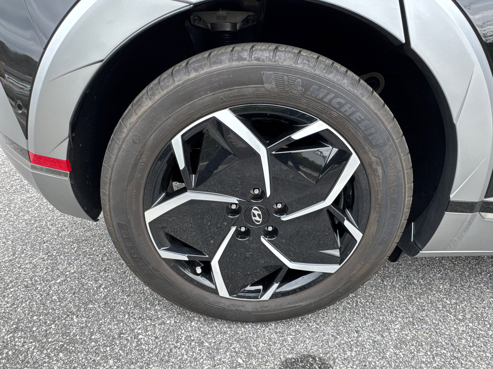 Certified 2023 Hyundai Ioniq 5 Limited w/ Cargo Package image 17