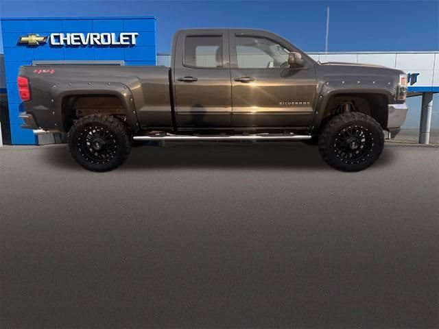 Used 2019 Chevrolet Silverado 1500 LT AWD/4WD image 3