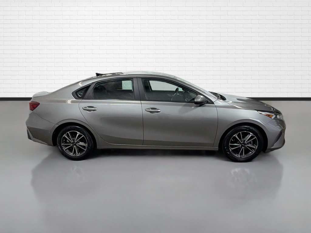 Used 2022 Kia Forte LXS FWD image 10